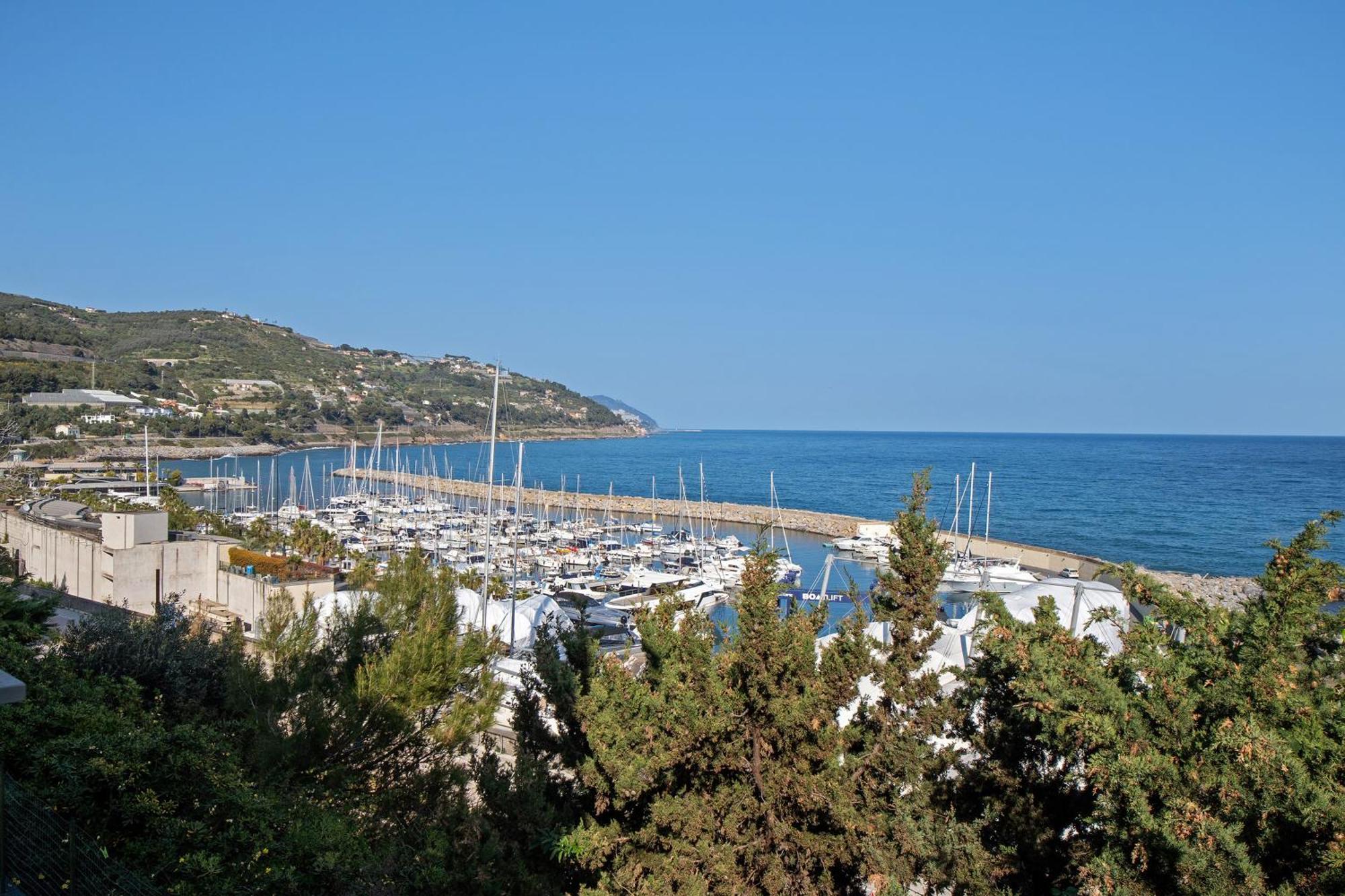 Alba Marina Apartment San Lorenzo al Mare Exterior photo